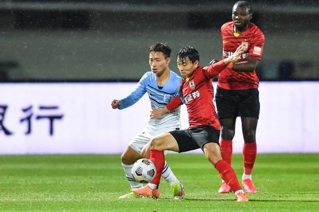 华体会中国-范加斯特：广州城状态回升 韩佳奇有国门的潜力